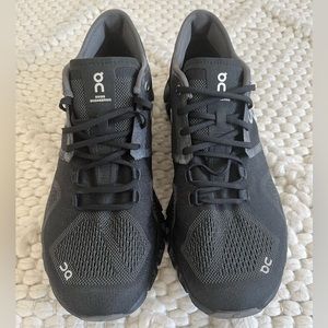 NEW Women’s ON Running Cloud X black size 9.5